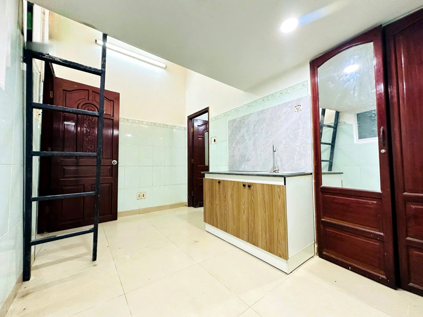 Phòng trọ có nội thất 24m² - Tân Phú, TP.HCM