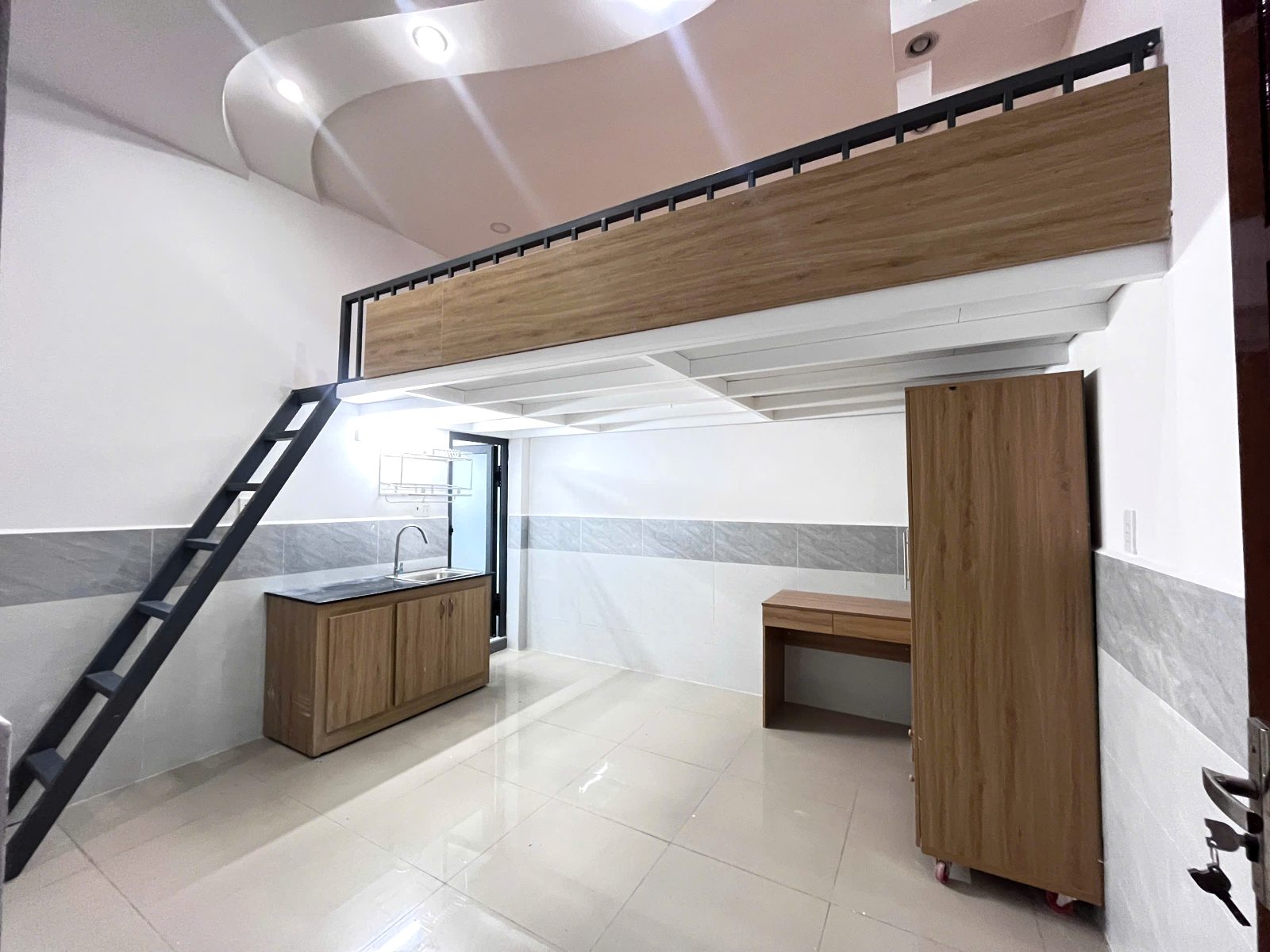 Phòng trọ có nội thất 24m² - Dĩ An, Bình Dương