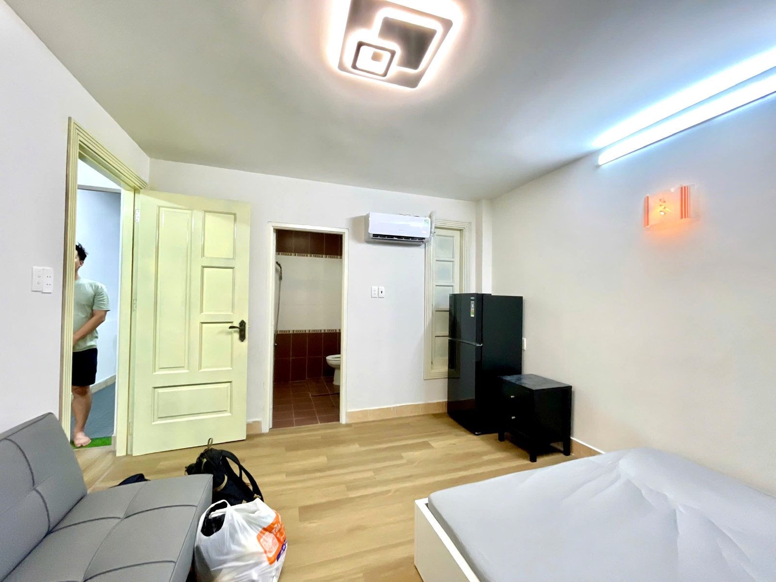 Phòng trọ có nội thất 32m² - Quận 7, TP.HCM