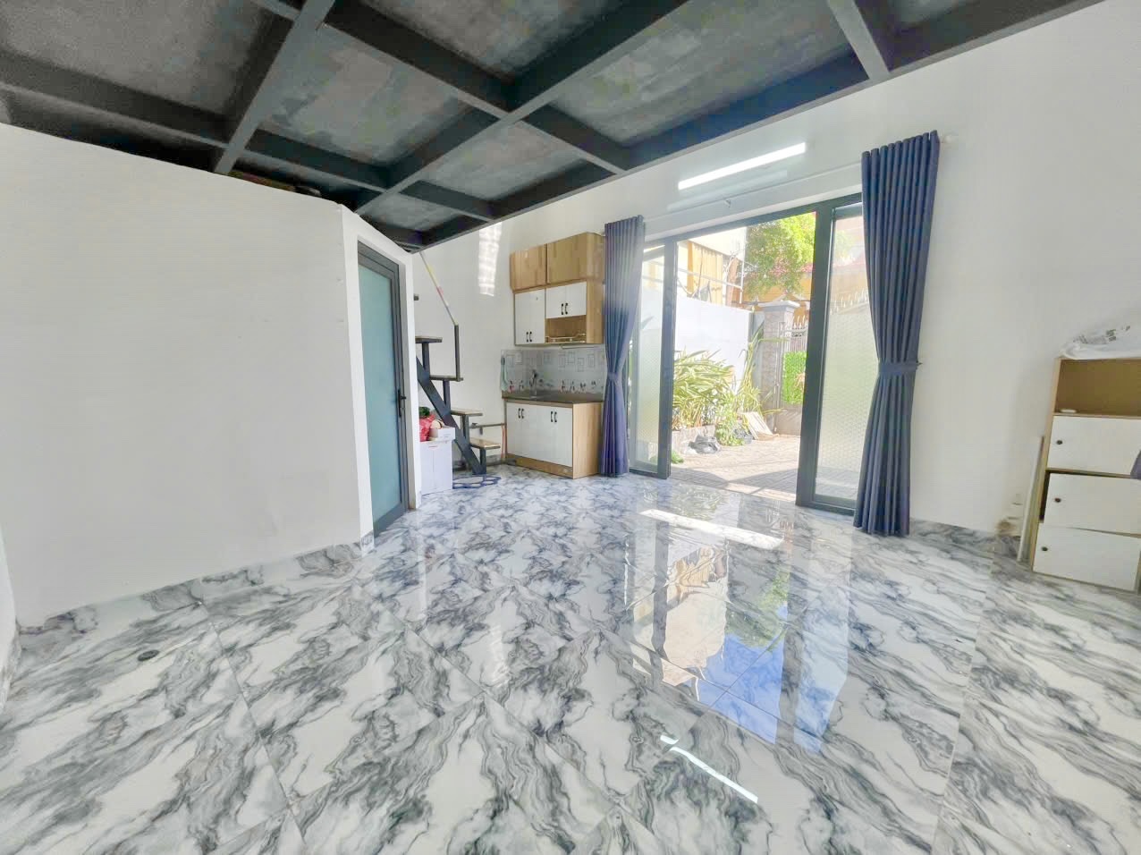 Phòng trọ có nội thất 30m² - Quận 2, TP.HCM