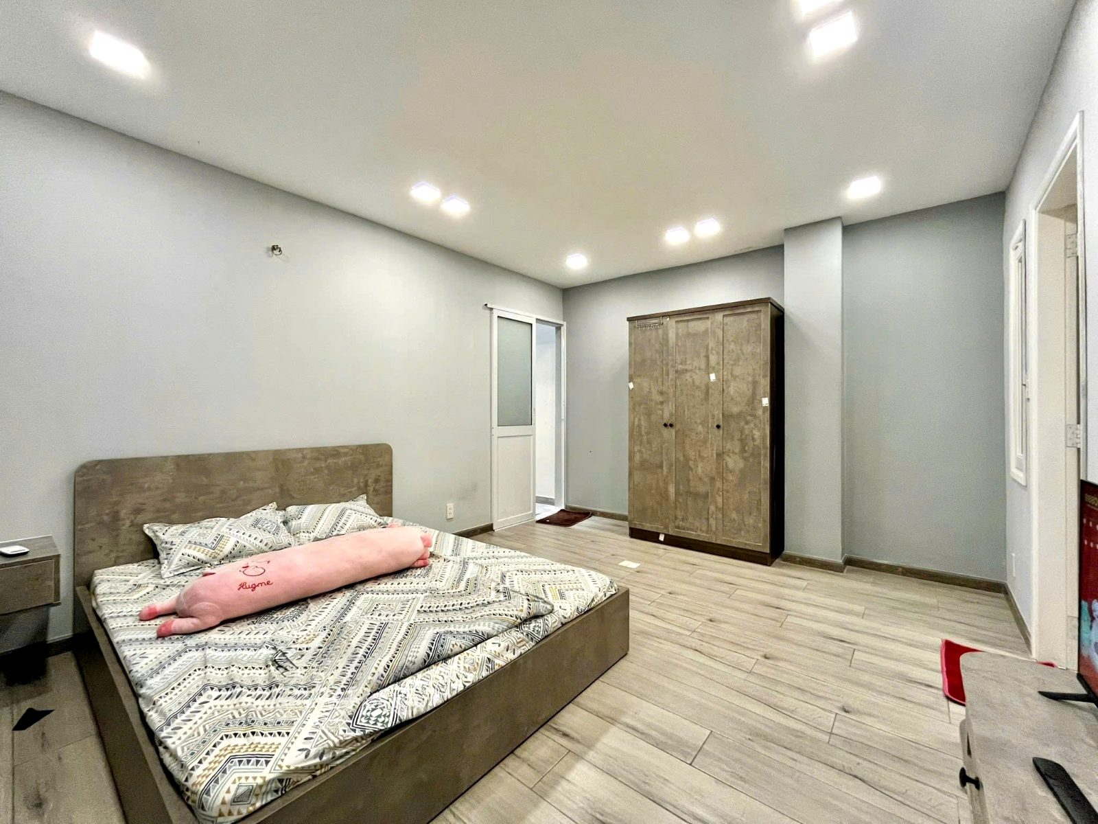 Phòng trọ có nội thất 35m² - Quận 1, TP.HCM