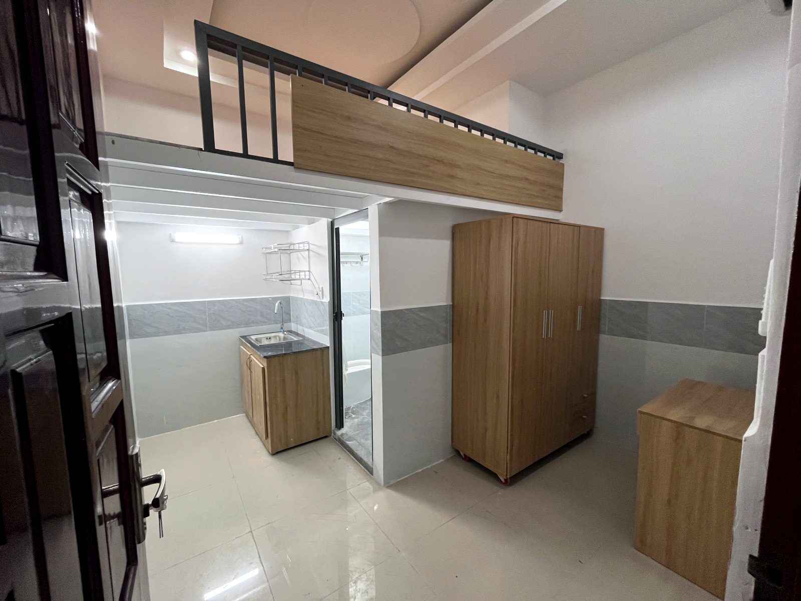 Phòng trọ có nội thất 24m² - Dĩ An, Bình Dương
