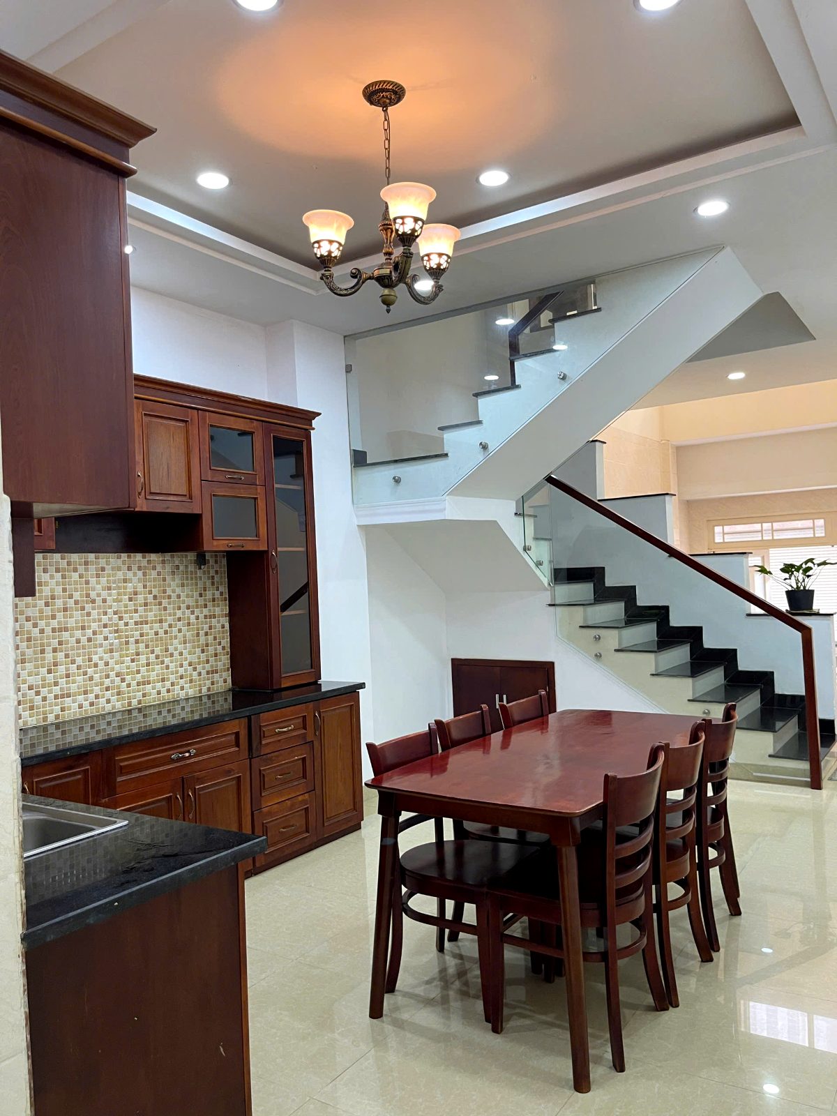 Nhà nguyên căn có nội thất 190m² - Thủ Đức, TP.HCM